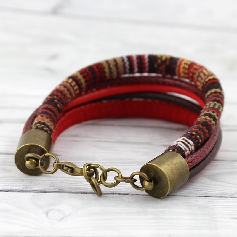Bransoletka z rzemieni czerwona boho Bransoletka z rzemieni czerwona boho