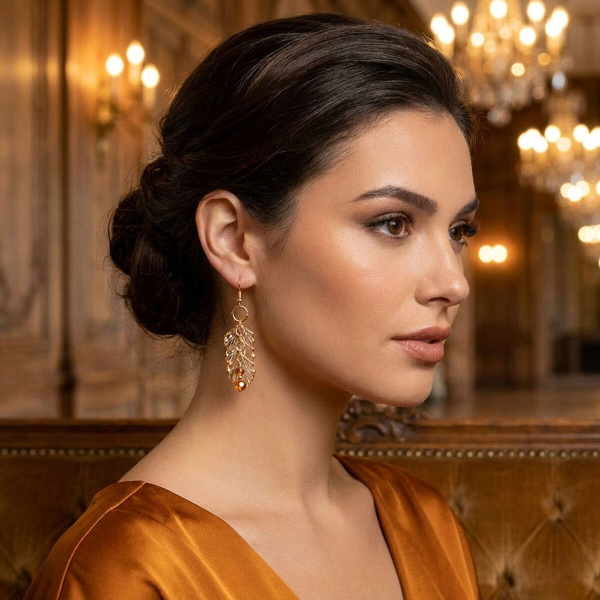 Długie kolczyki płatki przezroczyste złote brzegi kryształki Lume Design