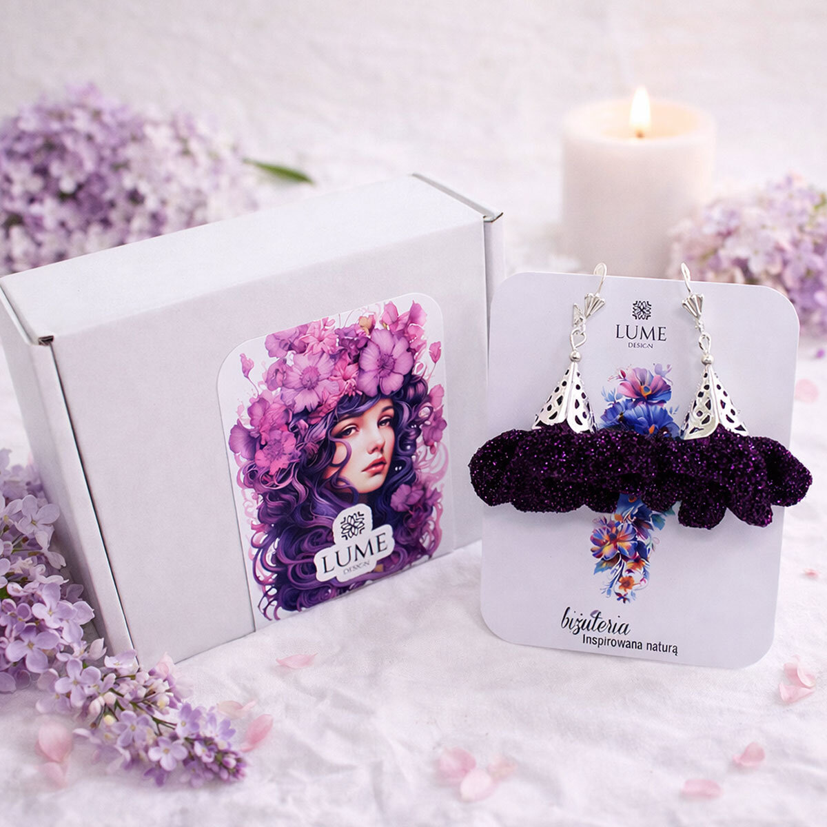 Kolczyki kwiaty ciemny fiolet mieniące rękodzieło