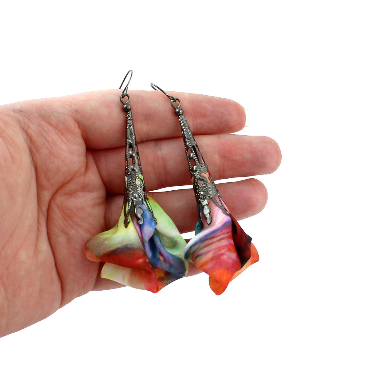 Unikatowe kolczyki kwiaty Lume Design multikolor pofarbowana tkanina gunmetal