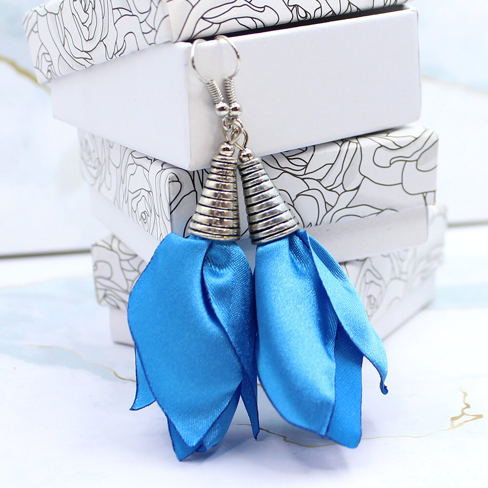 Długie niebieskie materiałowe kolczyki kwiaty Silk Długie niebieskie materiałowe kolczyki kwiaty Silk