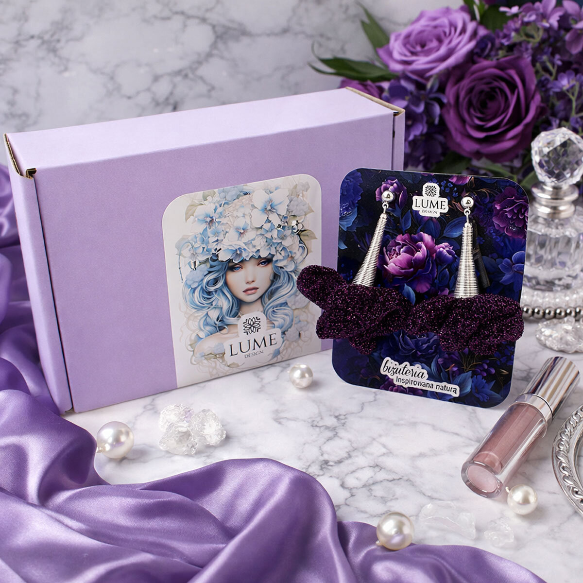 Ręcznie robione kolczyki z tkaniny ciemny fiolet lekkie błyszczące