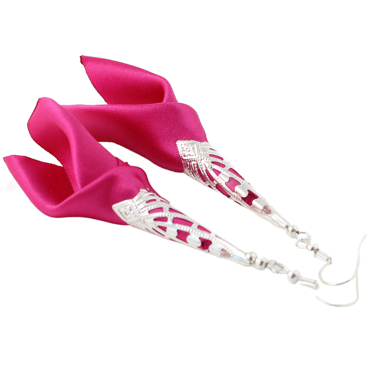 Kolczyki Kwiaty Materiałowe Fuksja Lume Design Długie, różowe kolczyki materiałowe w kolorze fuksji z ażurowym srebrnym wykończeniem