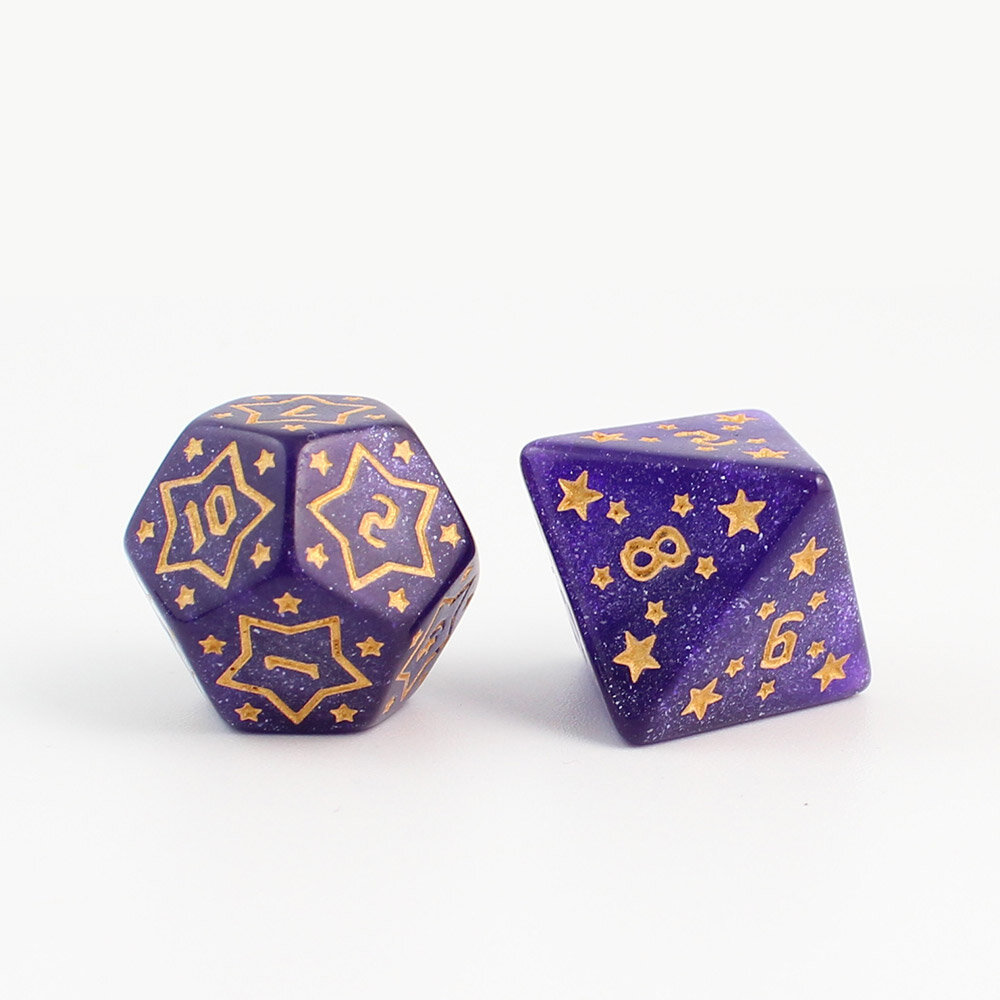 Zestaw 7 akrylowych kości RPG o zaokrąglonych krawędziach w kolorze fioletowym ze złotymi gwiazdkami | Akrylowe Kości Amethyst Stars Lume Design