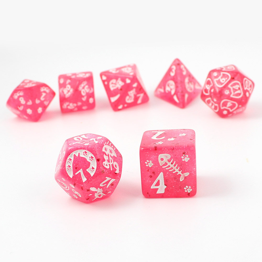 Zestaw malinowych kości wielościennych Cat Magic z brokatem i wzorem w urocze koty.