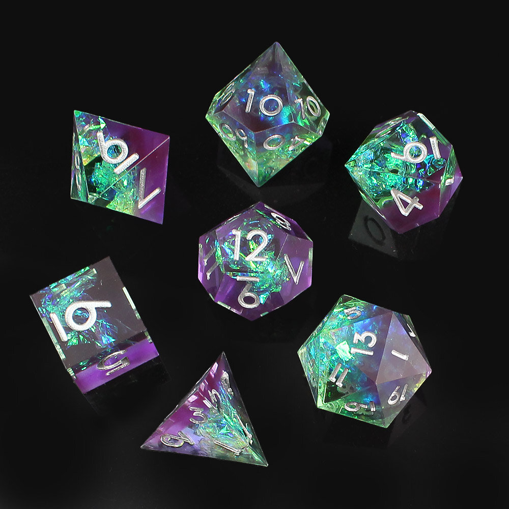 Zestaw 7 kości RPG z przezroczystej żywicy o ostrych krawędziach w pastelowych odcieniach fioletu i zieleni z folią holograficzną | Kości Żywiczne Faerie Aurora Lume Design