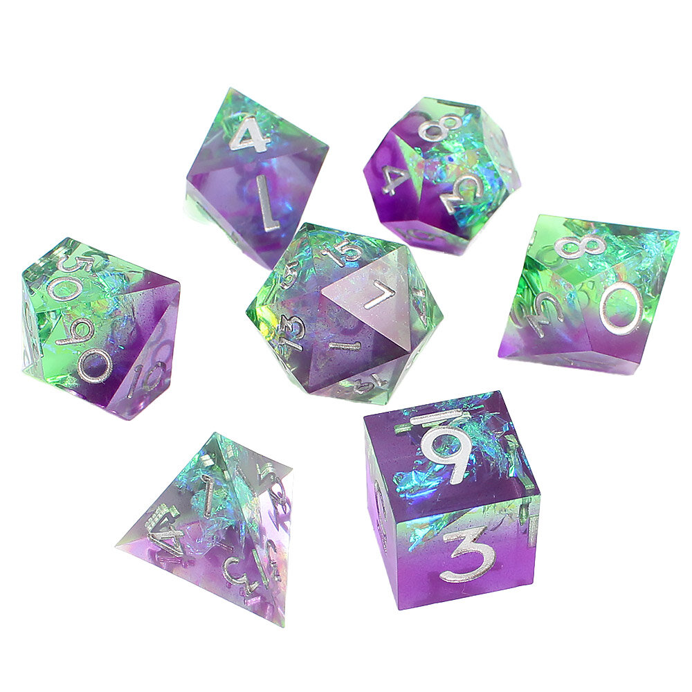 Zestaw 7 kości RPG z przezroczystej żywicy o ostrych krawędziach w pastelowych odcieniach fioletu i zieleni z folią holograficzną | Kości Żywiczne Faerie Aurora Lume Design