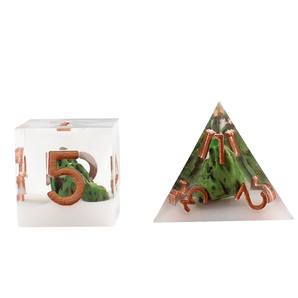 Zestaw 7 kości RPG z żywicy z ostrymi krawędziami z zielonym mchem i białą mgłą w środku | Kości Żywiczne Misty Highlands Lume Design