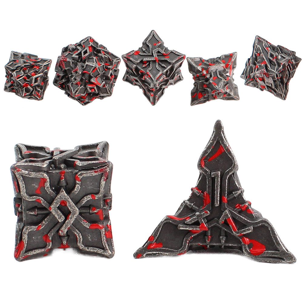 Metalowe czarne kości RPG z czerwonymi odpryskami farby imitującymi krew | Kości Metalowe Bloodied Iron Lume Design