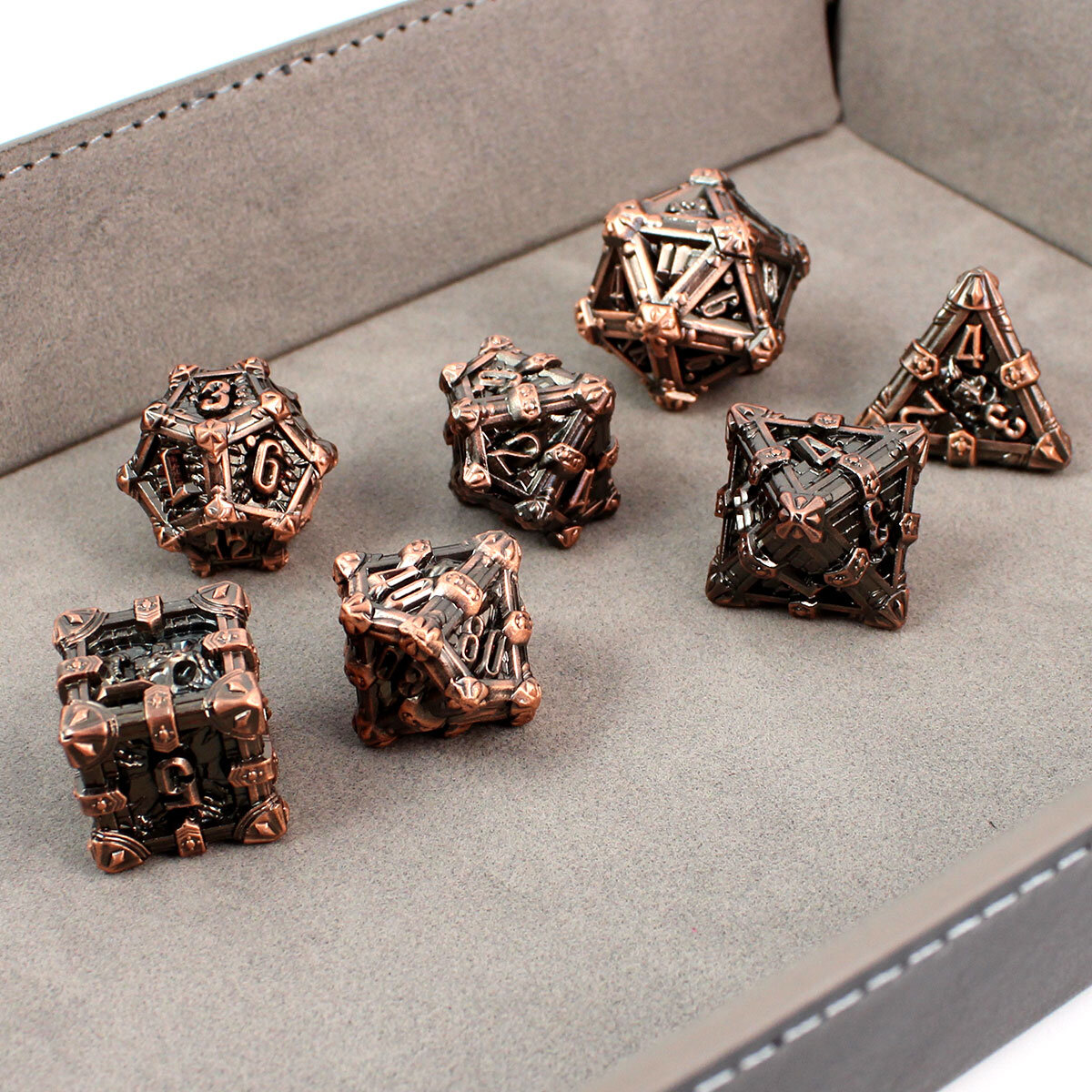 Zestaw ciężkich metalowych kości RPG Plundered Crypt Relic oksydowana miedź czaszki