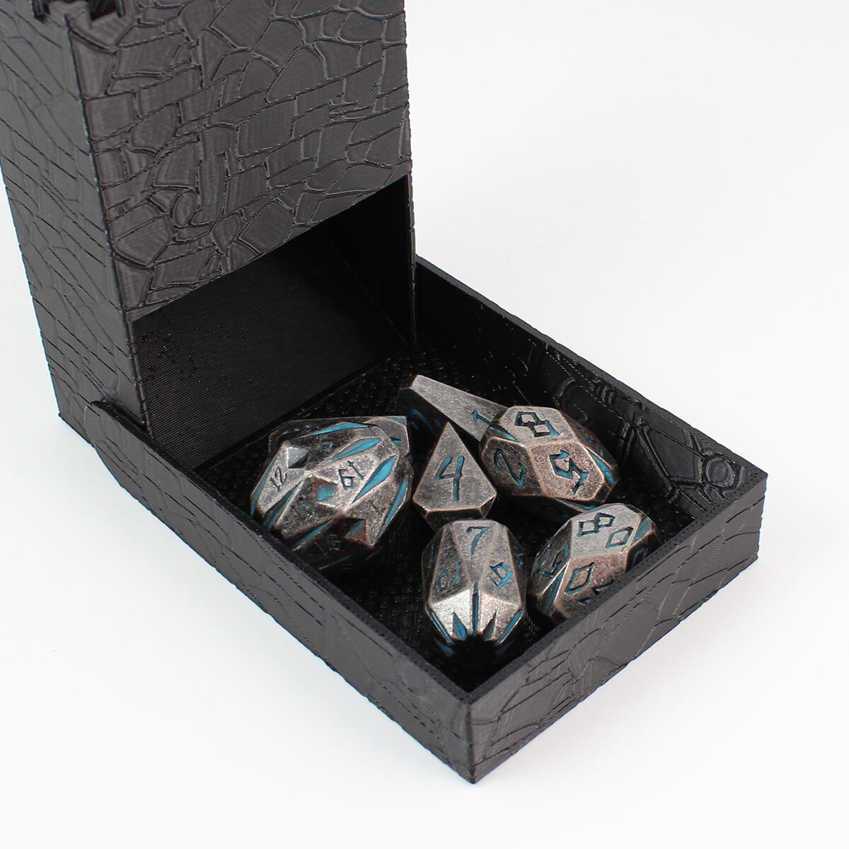 Zestaw ciężkich metalowych kości RPG Ancient Monolith Stonehenge świecące niebieskie runy