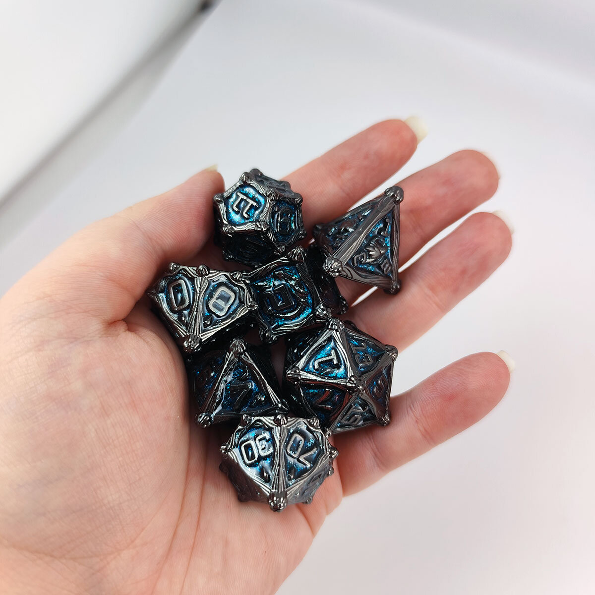 Zestaw ciężkich metalowych kości RPG Azure Dragon's Soul niebieski brokat gunmetal