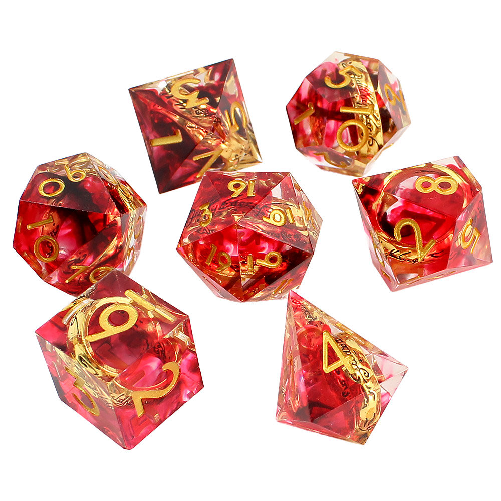 Zestaw 7 kości RPG z żywicy dymno-czerwonej z zatopionym złotym pierścieniem z elfią inskrypcją | Kości Żywiczne Elven Ring of Power Lume Design