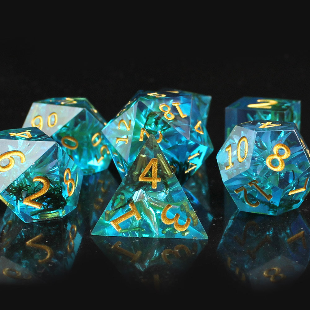 Zestaw 7 kości RPG z turkusowej żywicy o ostrych krawędziach z zatopionymi roślinami | Kości Żywiczne Sunken Garden Lume Design