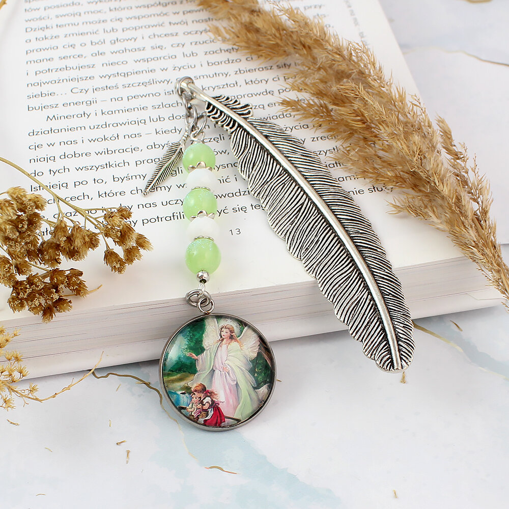 Chrześcijańska zakładka do książki z grafiką Anioła Stróża pod szkiełkiem, antyczne srebro, prezent na komunię świętą w pudełku.