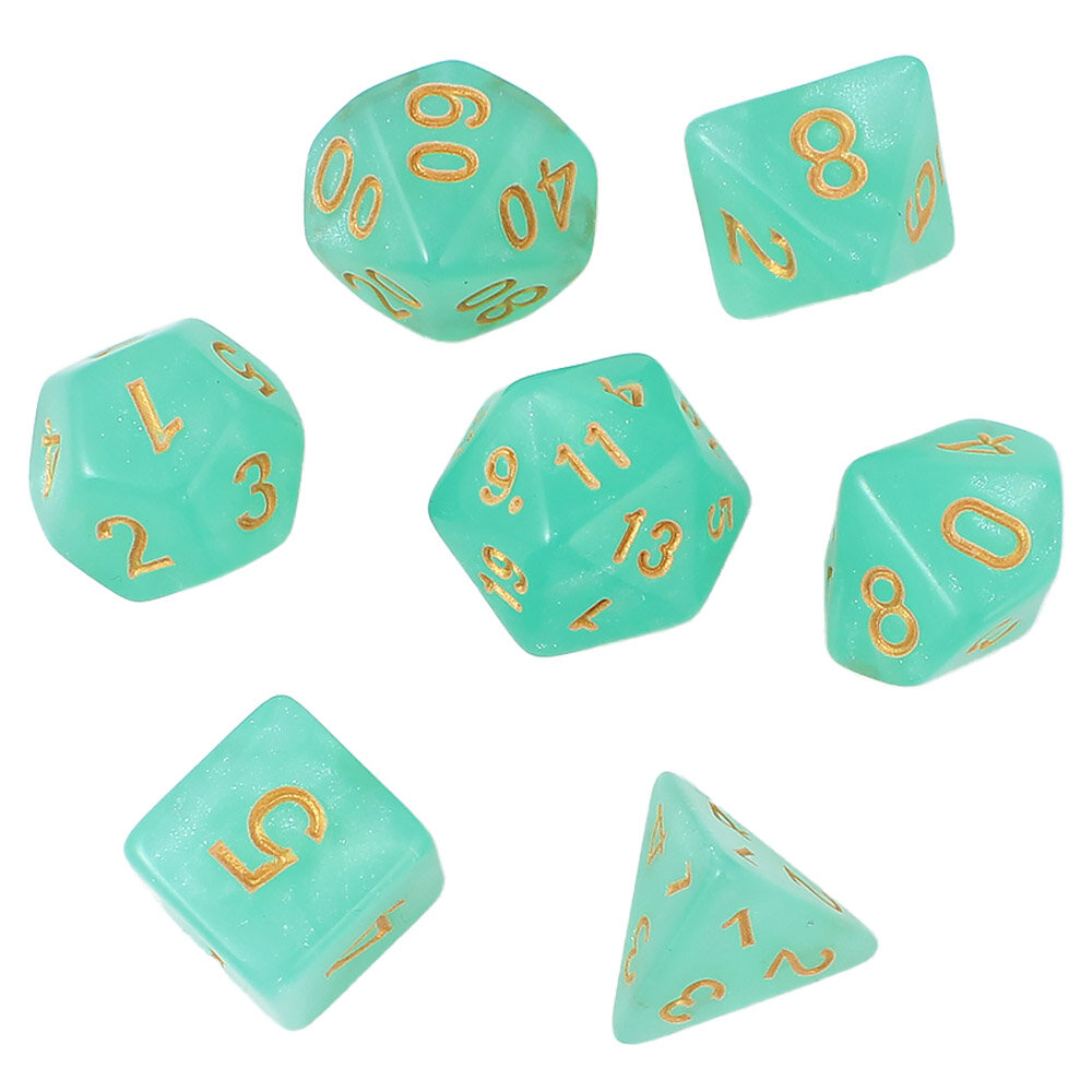 Turkusowe kości wielościenne do RPG ze złotymi cyframi i połyskiem.