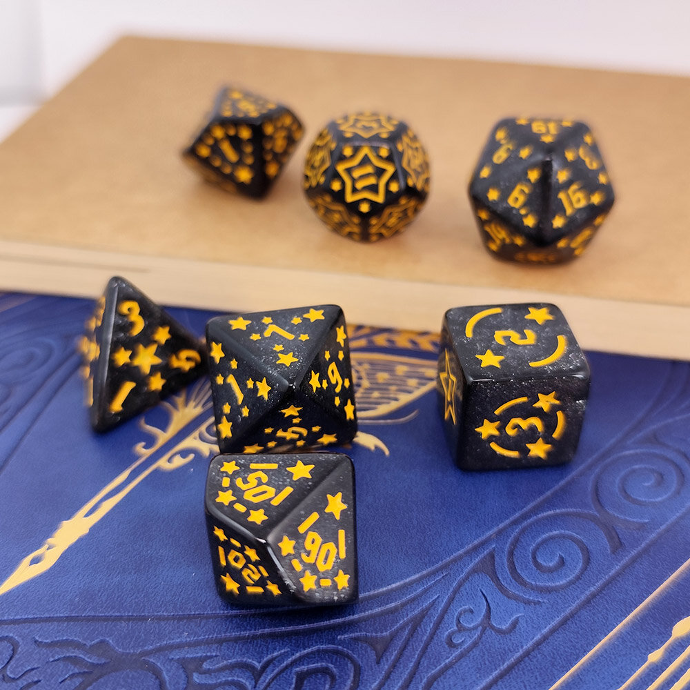 Zestaw kości RPG Midnight Stars czarne w żółte gwiazdki