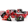 Zestaw 7 kości RPG z żywicy z ostrymi krawędziami w kolorze czarno-czerwonym z folią holograficzną | Kości RPG Void Reaper Lume Design