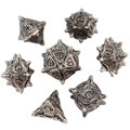 Metalowe kości RPG w kolorze ciemnego srebra (gunmetal) z rzeźbionymi twarzami orków | Kości Metalowe Orc Ironhide Lume Design