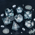 Zestaw 7 kości RPG Liquid Core ze srebrnym brokatem i ostrymi krawędziami | Kości RPG Shadow Quicksilver