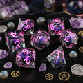 Zestaw 7 kości RPG z żywicy z ostrymi krawędziami imitujący kosmos z błękitnym płynnym wnętrzem i fioletowymi smugami | Kości Liquid Core Astral Nebula Lume Design Zestaw 7 kości RPG z żywicy z ostrymi krawędziami imitujący kosmos z błękitnym płynnym wnętrzem i fioletowymi smugami | Kości Liquid Core Astral Nebula Lume Design
