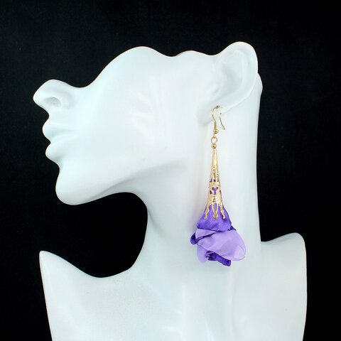 Kolczyki z tkaniny fioletowe ażurowe kwiaty złote KC gold – Lume Design