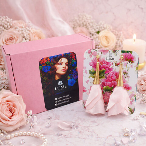 Kolczyki z tkaniny pastelowy róż lekkie długie handmade złote