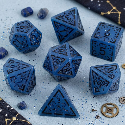 Zestaw 7 granatowych akrylowych kości RPG z czarnymi runami, ramkami i cyframi | Akrylowe Kości Abyssal Runes Lume Design