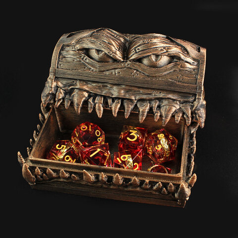 Zestaw 7 kości RPG z żywicy dymno-czerwonej z zatopionym złotym pierścieniem z elfią inskrypcją | Kości Żywiczne Elven Ring of Power Lume Design