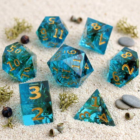 Zestaw 7 kości RPG z turkusowej żywicy o ostrych krawędziach z zatopionymi roślinami | Kości Żywiczne Sunken Garden Lume Design