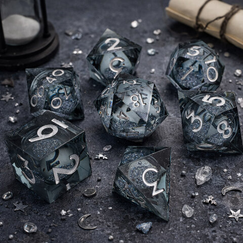 Zestaw 7 kości RPG Liquid Core ze srebrnym brokatem i ostrymi krawędziami | Kości RPG Shadow Quicksilver