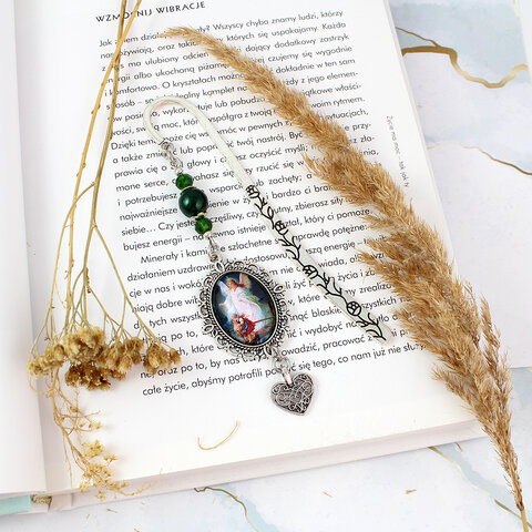 Chrześcijańska zakładka do książki z grafiką Anioła Stróża pod szkiełkiem, antyczne srebro, prezent na komunię świętą w pudełku.