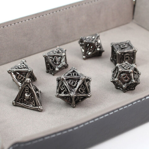 Zestaw ciężkich metalowych kości RPG Iron Dragon's Hoard w kolorze ciemnej stali
